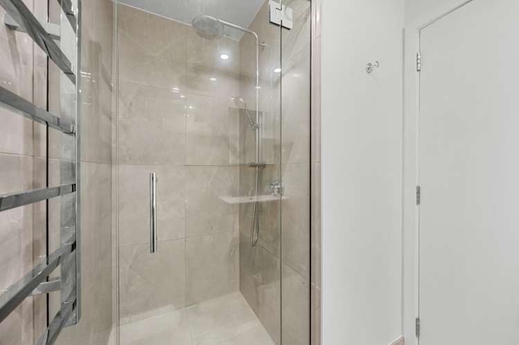 109&B11/9 Madeira Lane Grafton_11