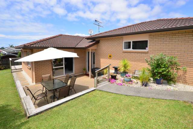 35 Chesterfield Way Orewa_2