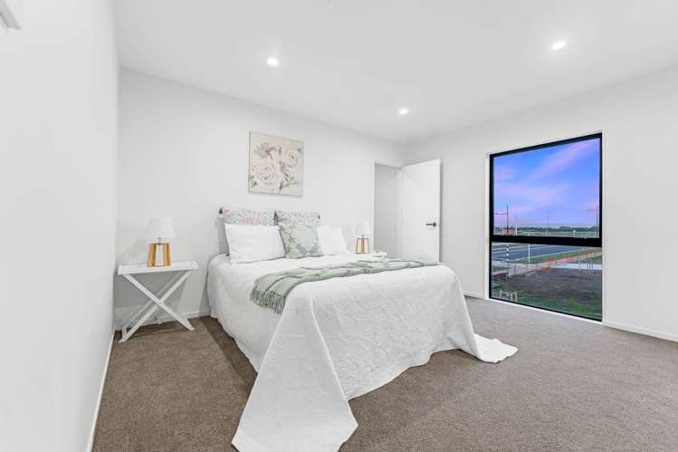 15 Karaka Village Parade Karaka_13