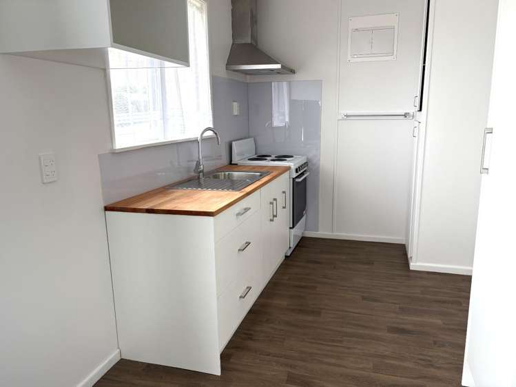 1/2 Te Mitiotu Grove 11211_3