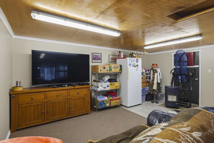 13 Douglas Street Levin_22