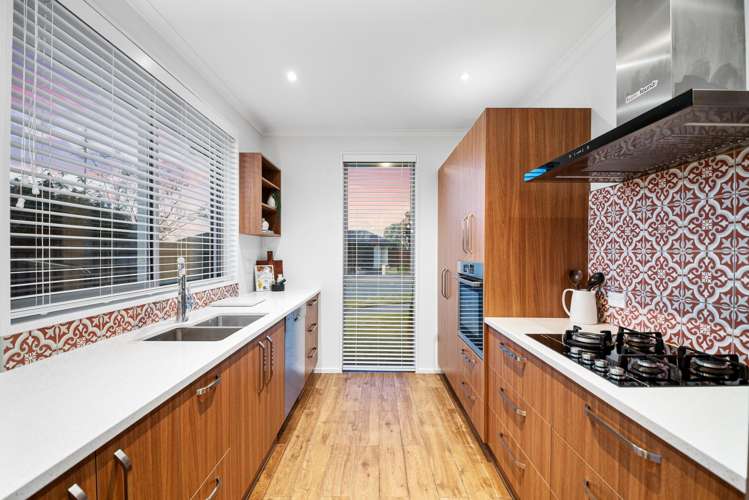 8 Sharman Place_4