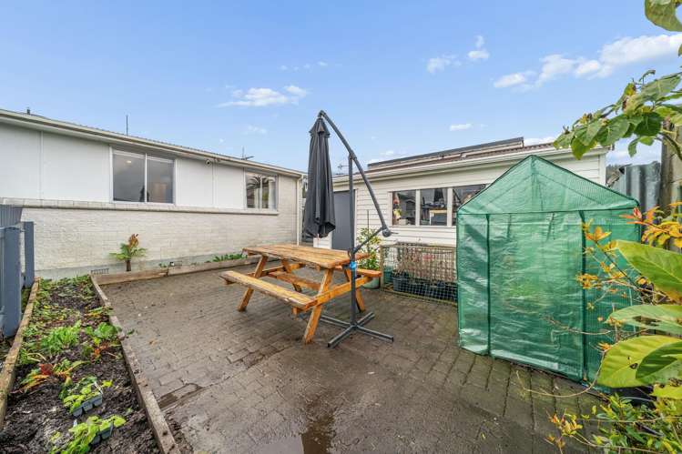 2/10 Ponderosa Grove Maoribank_11
