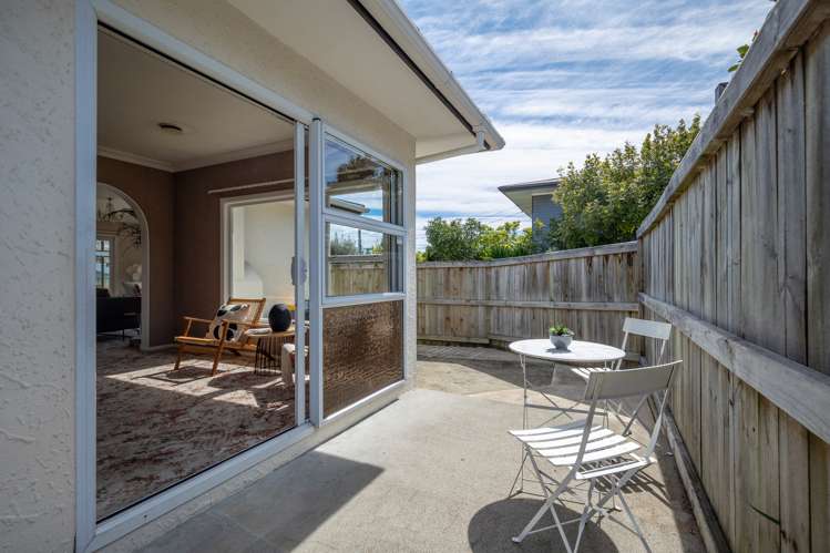 23 Neale Avenue Stoke_13