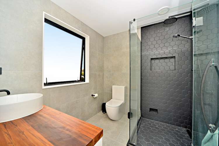 14 Boyd Avenue Mangere Bridge_10