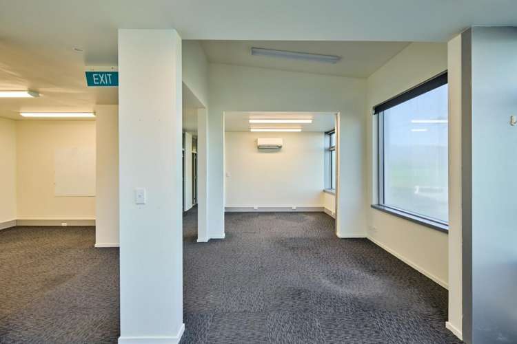 17-18 Marine Parade Petone_14