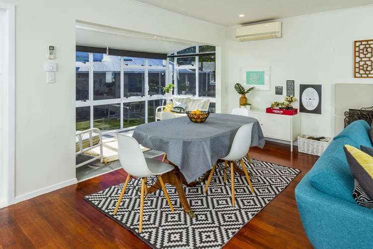 20 Crocombe Crescent Beach Haven_11