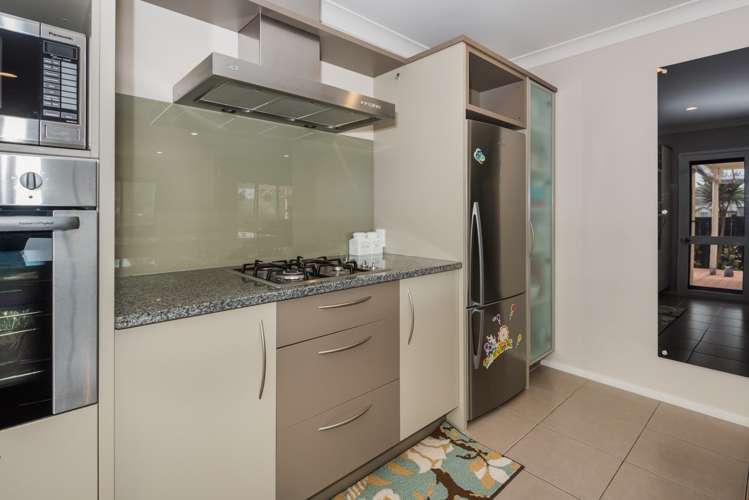 63 William Gamble Drive Greenhithe_16