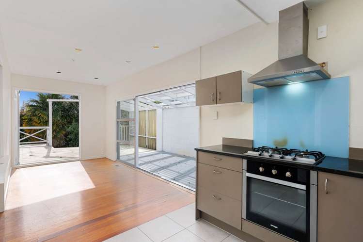 4 Winscombe Street Belmont_5