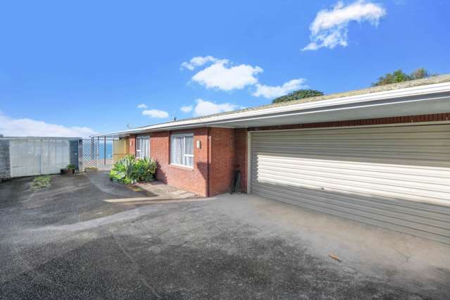 2/1017 Whangaparaoa Road Tindalls Beach_3