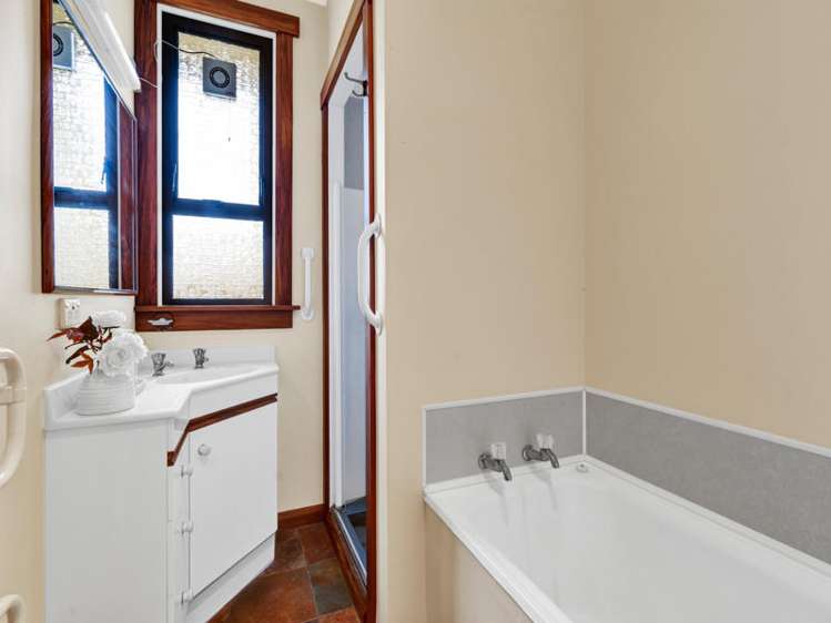 10 Seddon Street Westown_15