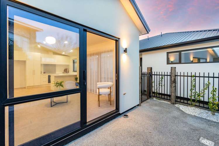 10/213 Gordon Road Mosgiel_3