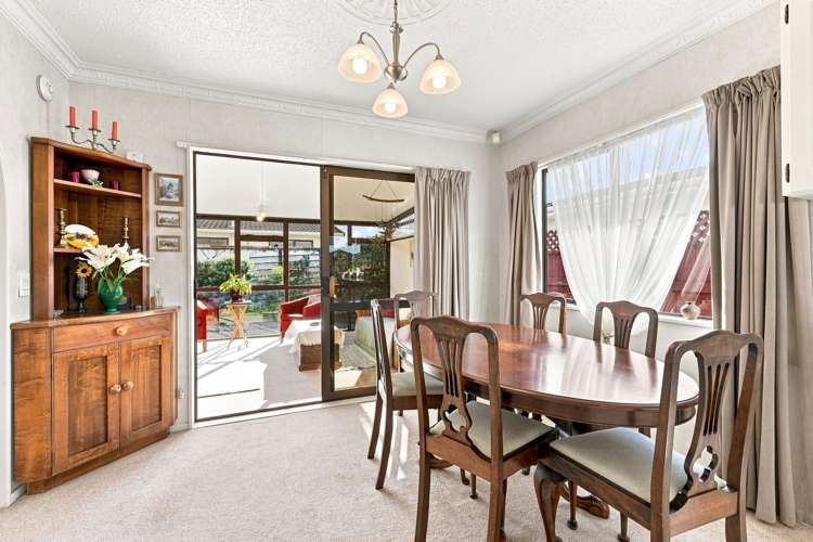 2 Warwick Place Springvale_6