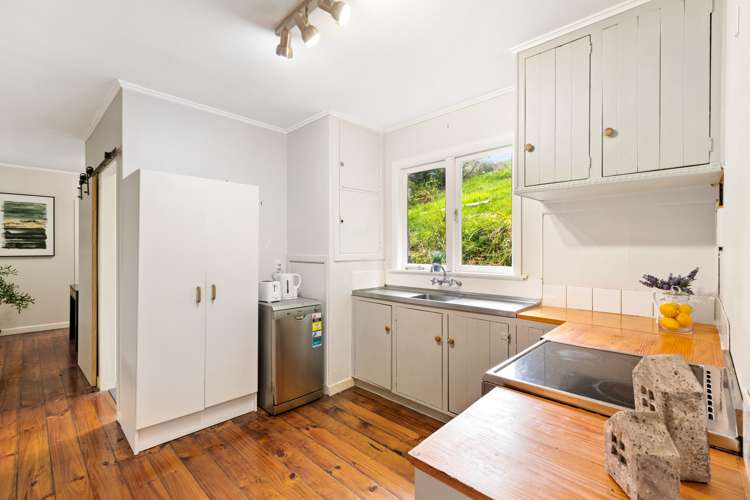 38 Laingholm Drive Laingholm_5