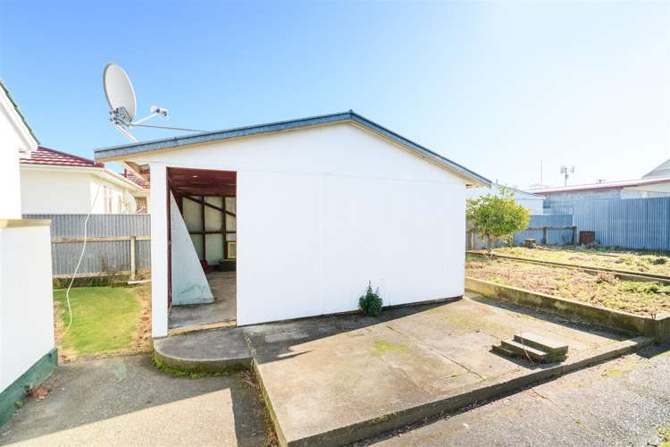 27 Lower High Street Marton_16