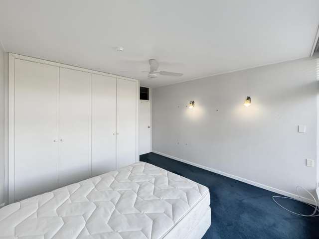 11D/186 The Terrace 1372_3