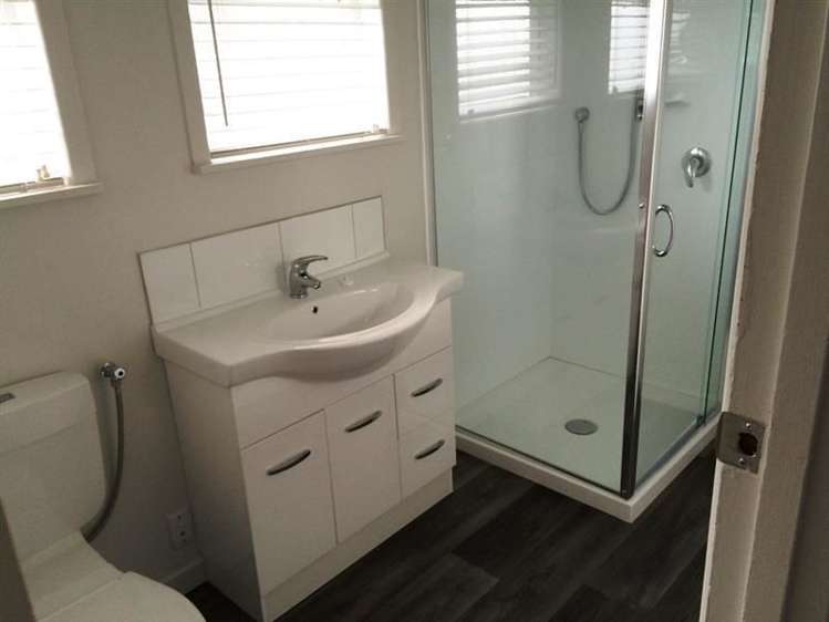 13 Lincoln Road Manurewa_4