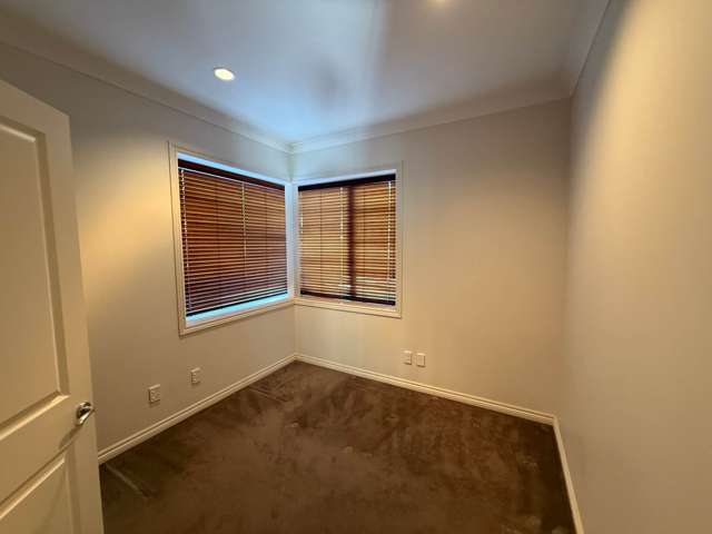 10 Villa Court Eastern Beach_4