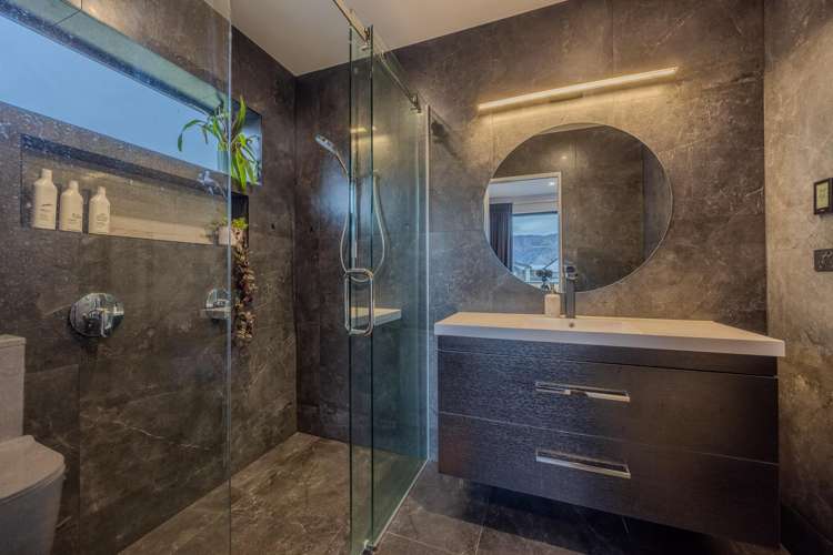 14 Tomtit Crescent Lake Hawea_13