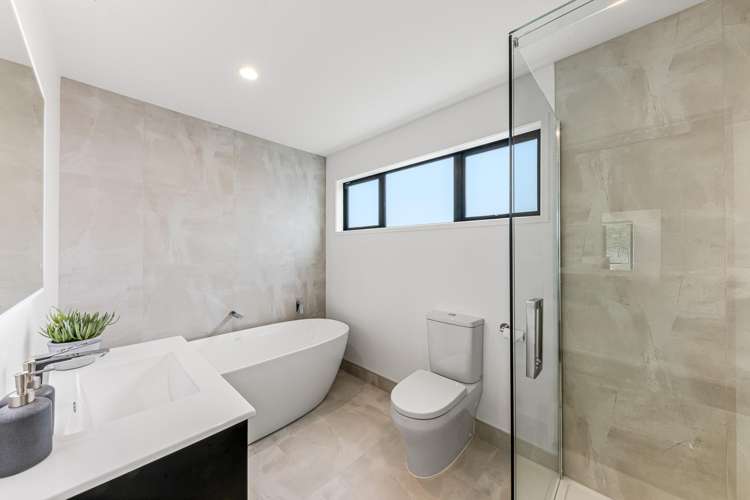 3 Forest Glen Orewa_13