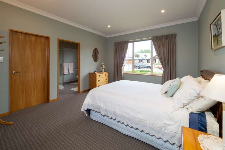 17 Country Place Allenton_15