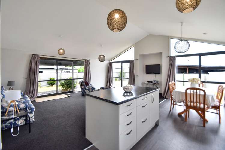 22 Rhoboro Road Twizel_3