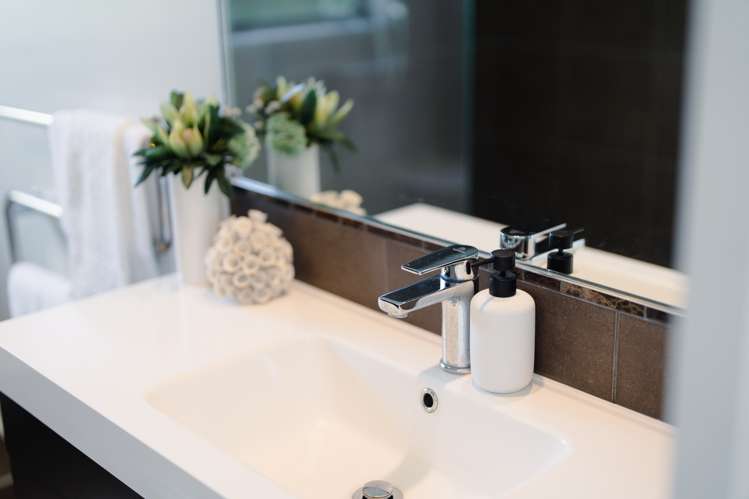 21 Cowley Drive Leamington_12