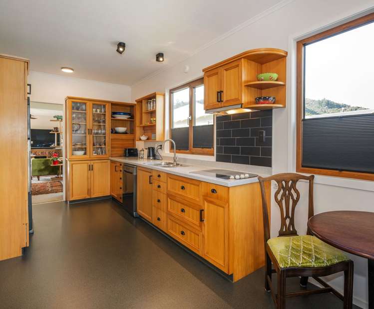 707 Mount Pleasant Road Thames_14