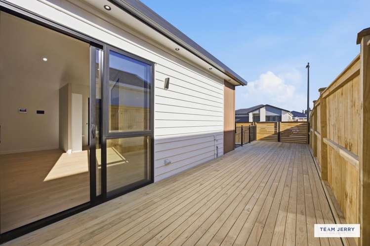 16 Tuwai Crescent Opaheke_27