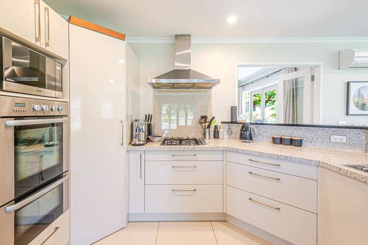 98 Kent Terrace Taradale_10
