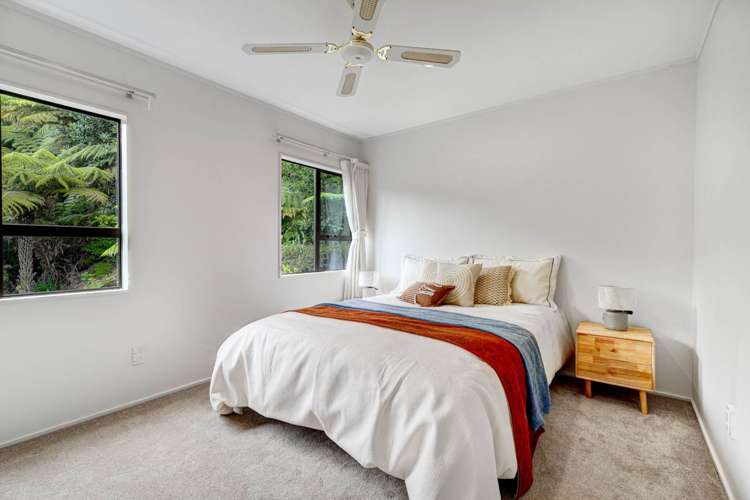 8 Stitchbird Close Murrays Bay_12