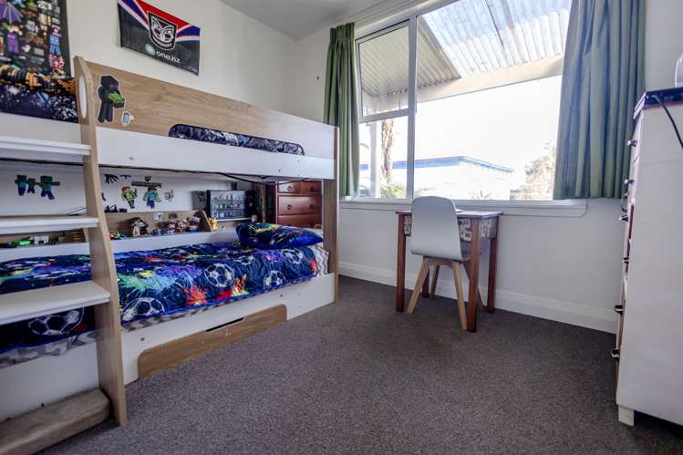 150 Stafford Street Hokitika_11