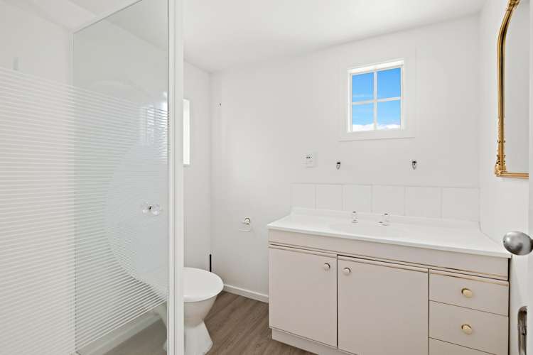 1/35 Newhaven Terrace Mairangi Bay_11