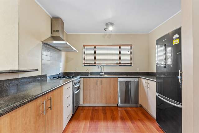 2/12 Helicon Place Totara Vale_2