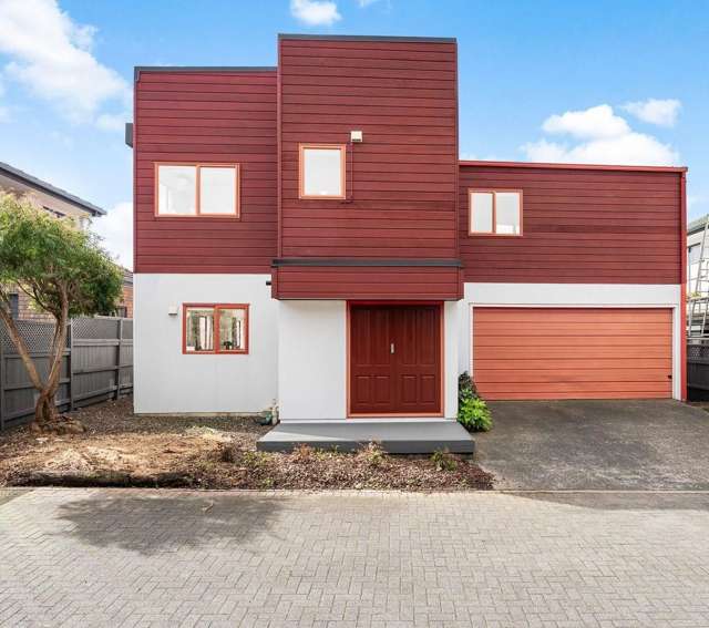 Owner Departing - Urgent Sale Required