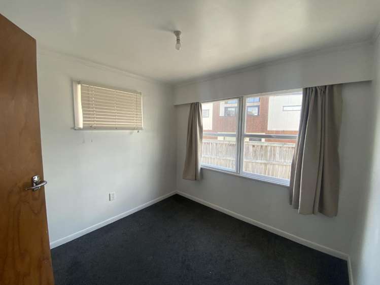 1370 Victoria Street 3283_6