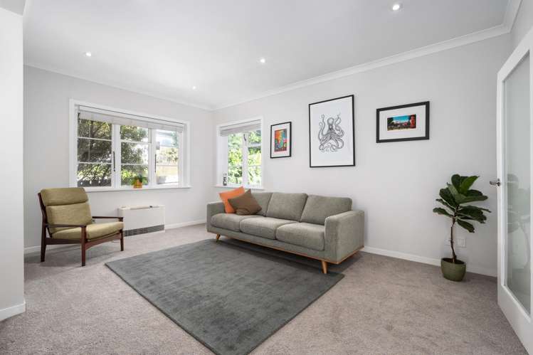 544 Broadway Strathmore Park_11