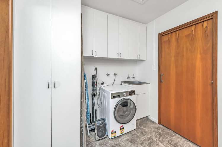 1/30 High Street Leeston_13