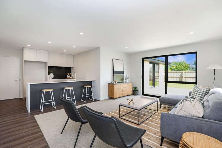 52 Strowan Avenue Elgin_13