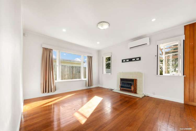 33 Puketea Street Blockhouse Bay_13