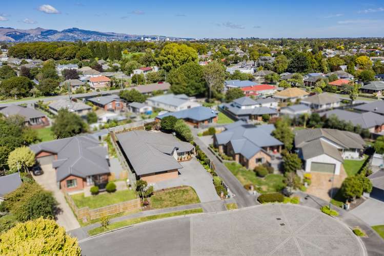 9 Cayman Close Shirley_21