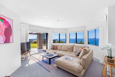1692E Wainui Road_2