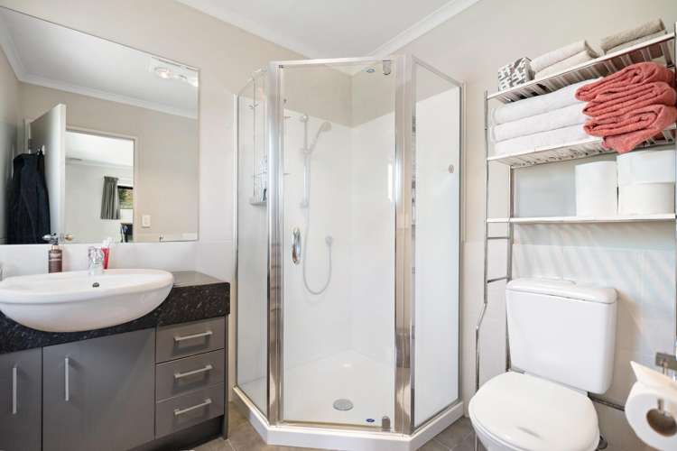 29 Lochnagar Drive Dalefield/Wakatipu Basin_13