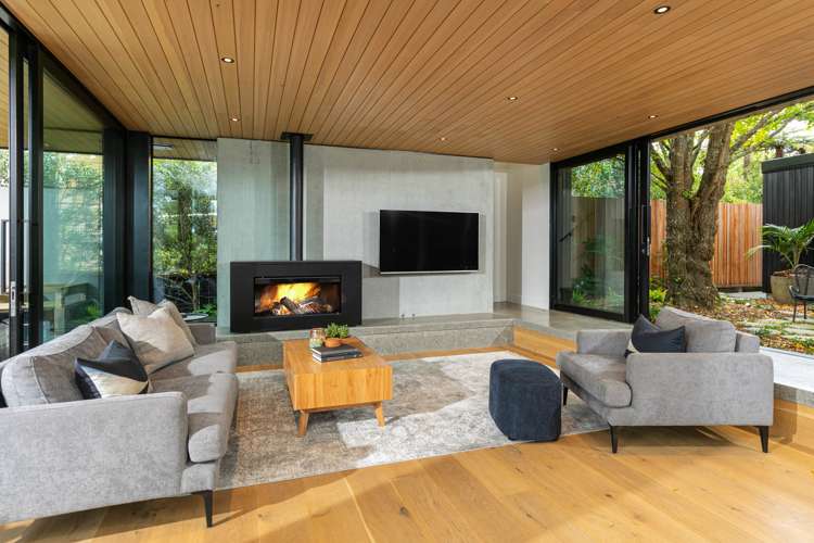 16 Kingfisher Grove Greenhithe_24