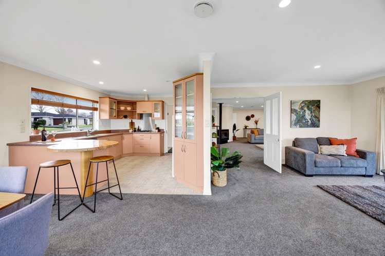 18 Kinross Drive Merrilands_6