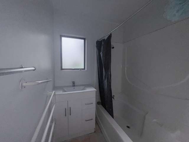 124B Paramount Parade 2033_2