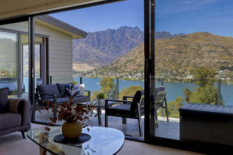 8 Goldrush Way Queenstown_11