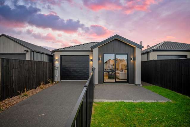 Stylish Two-Bed Plus Study Retreat