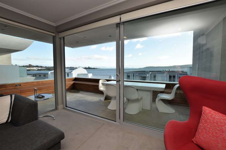 15/225 Lake Terrace Waipahihi_8