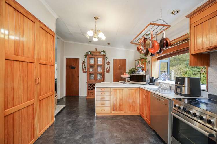 215 Rakahouka Grove Bush Road Winton Surrounds_15